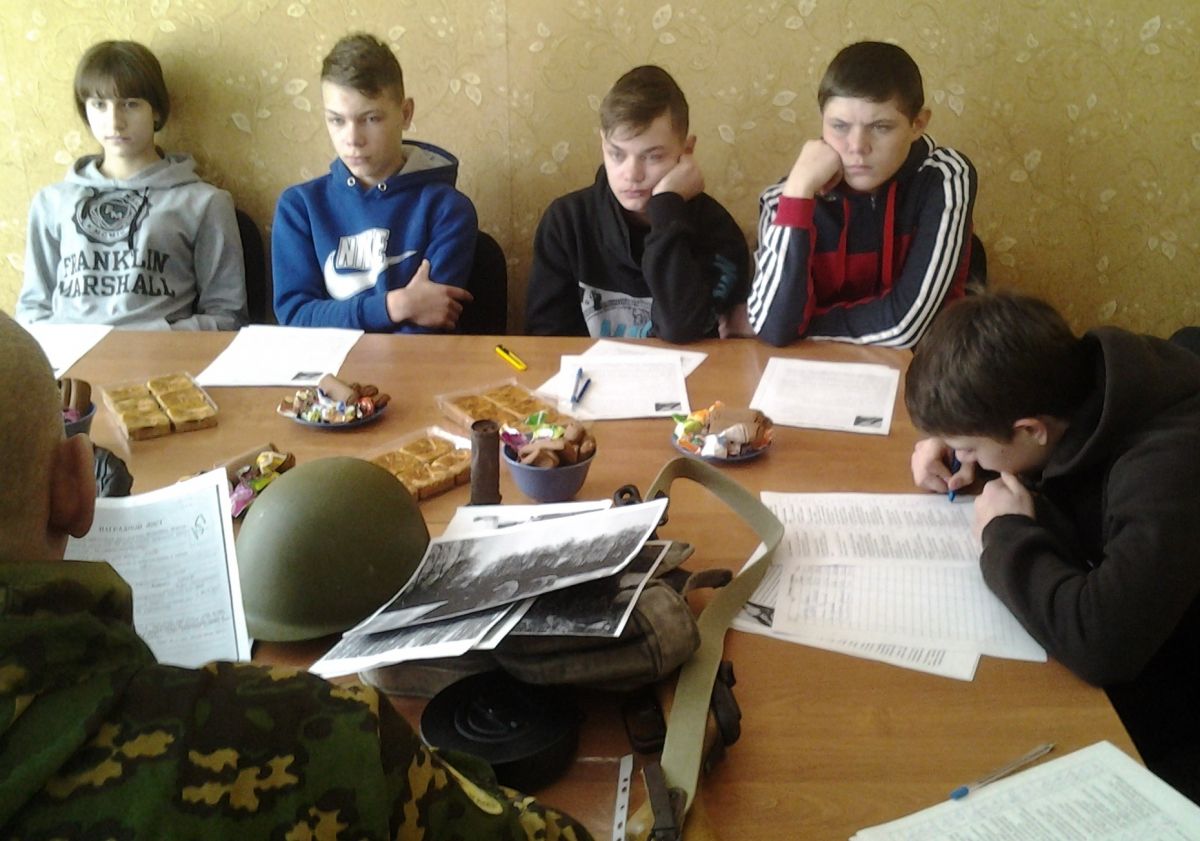 Круглый стол с детьми, находящимися в социально - опасном положении  на тему военно-патриотического воспитания